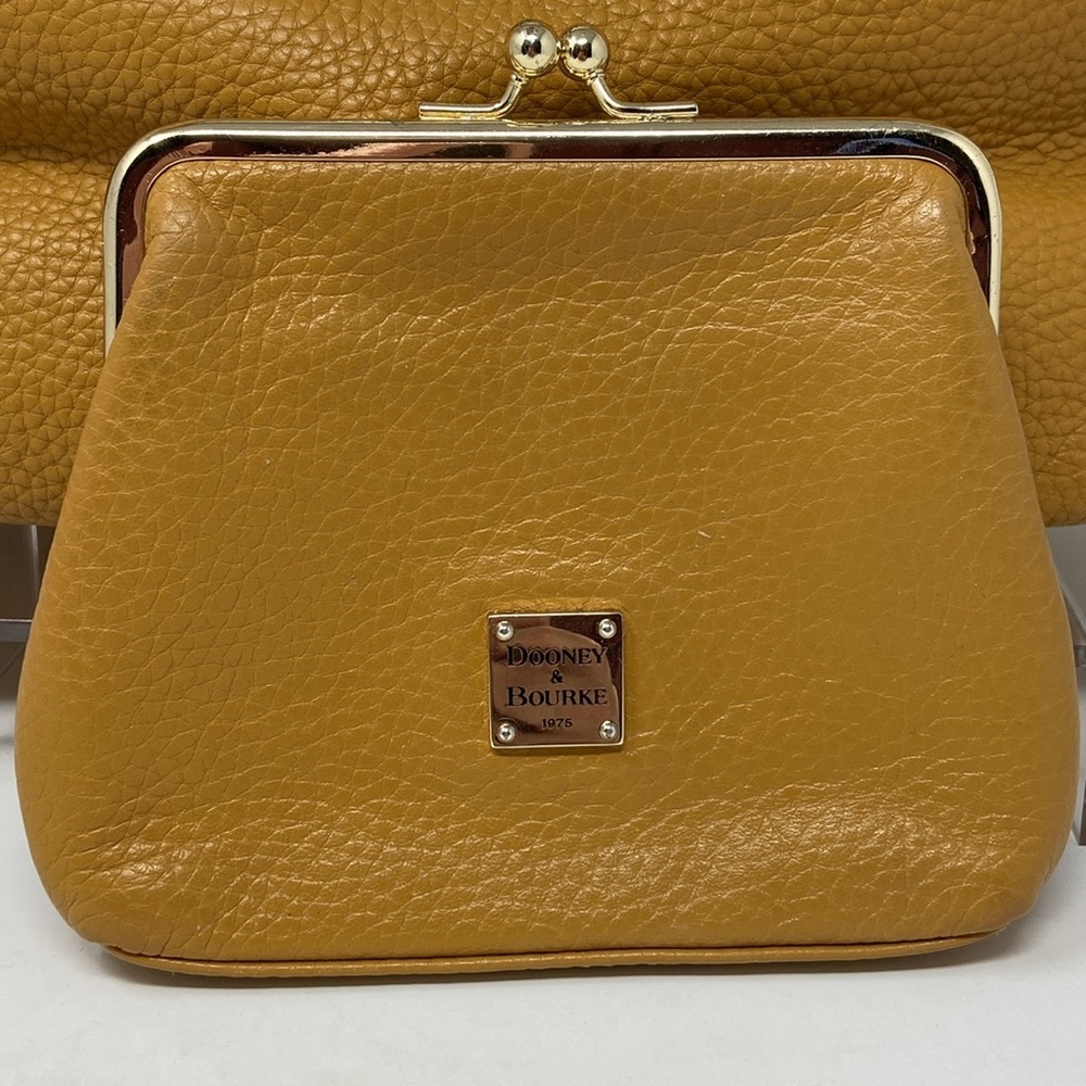 NWOT Dooney and Bourke Mustard Leather Hobo Bag with Coin Purse & Dust Bag - Picture 8 of 10